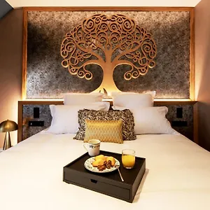 Jeanne & Jules Hotel